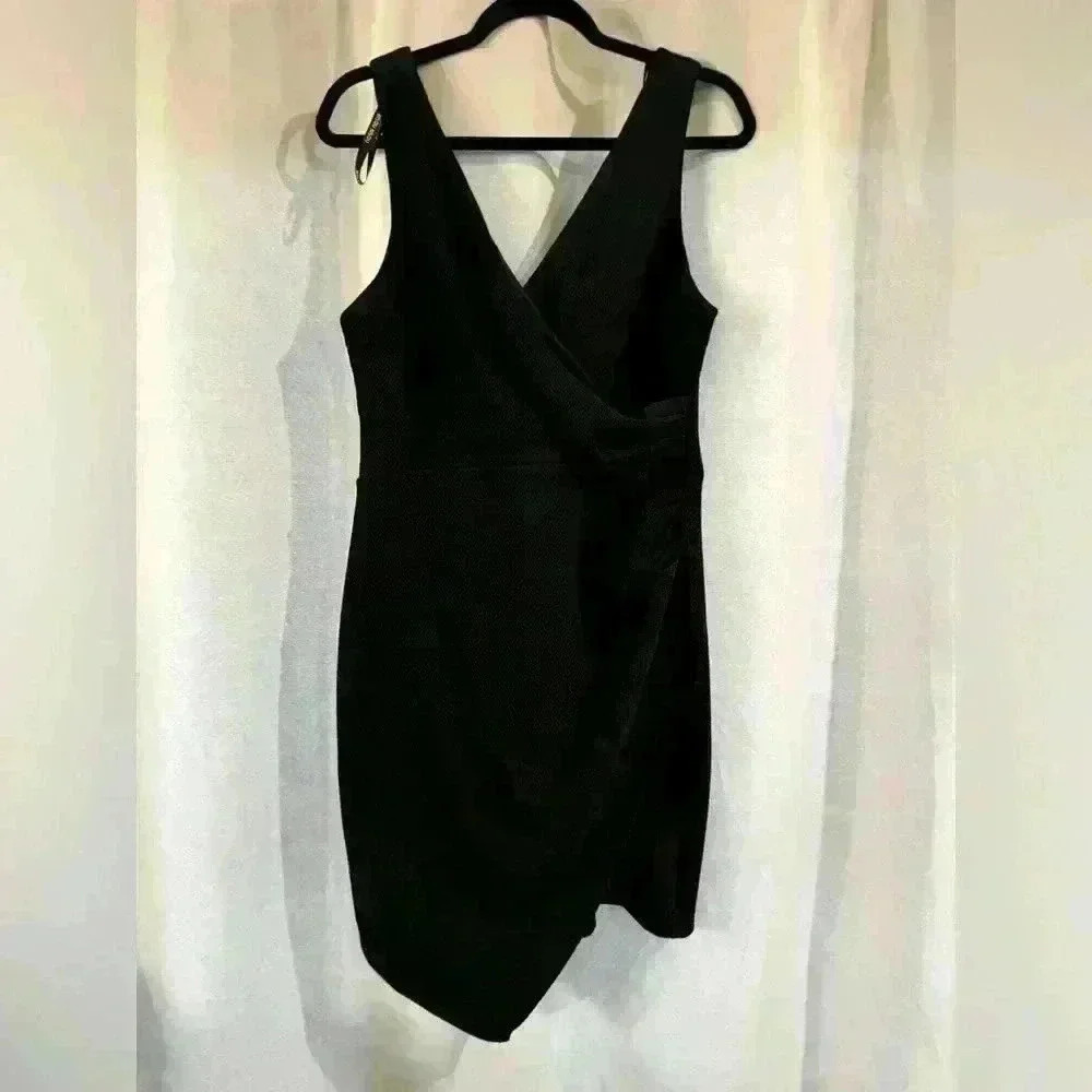 Women’s Black V-Cut BISOU BISOU Formal Dress